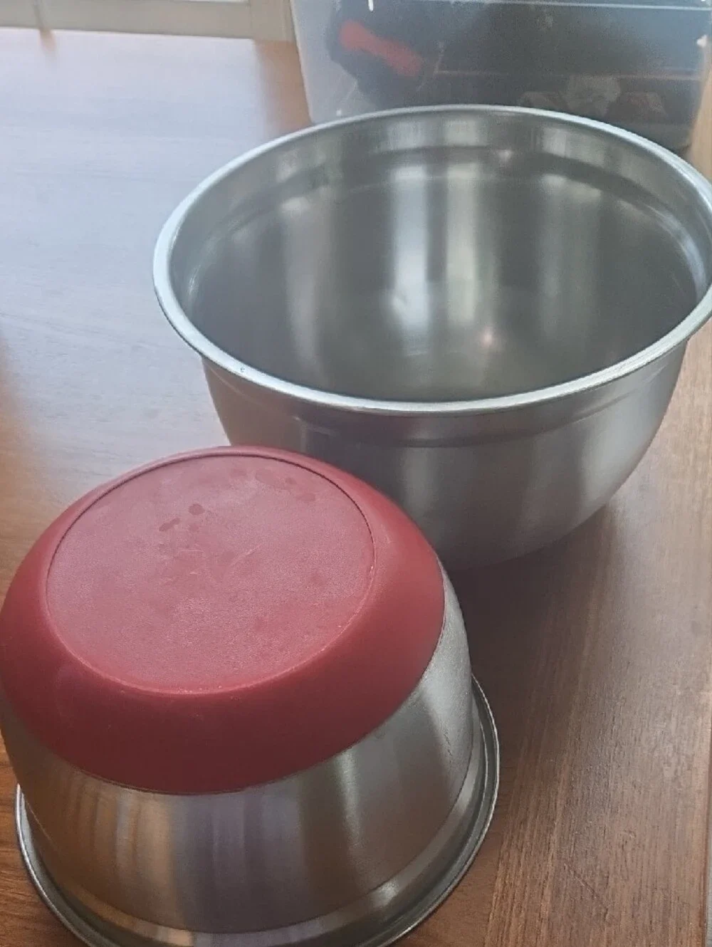 Crofton Professional Stainless Steel Nesting Mixing Bowls - 3 Bowls Silver